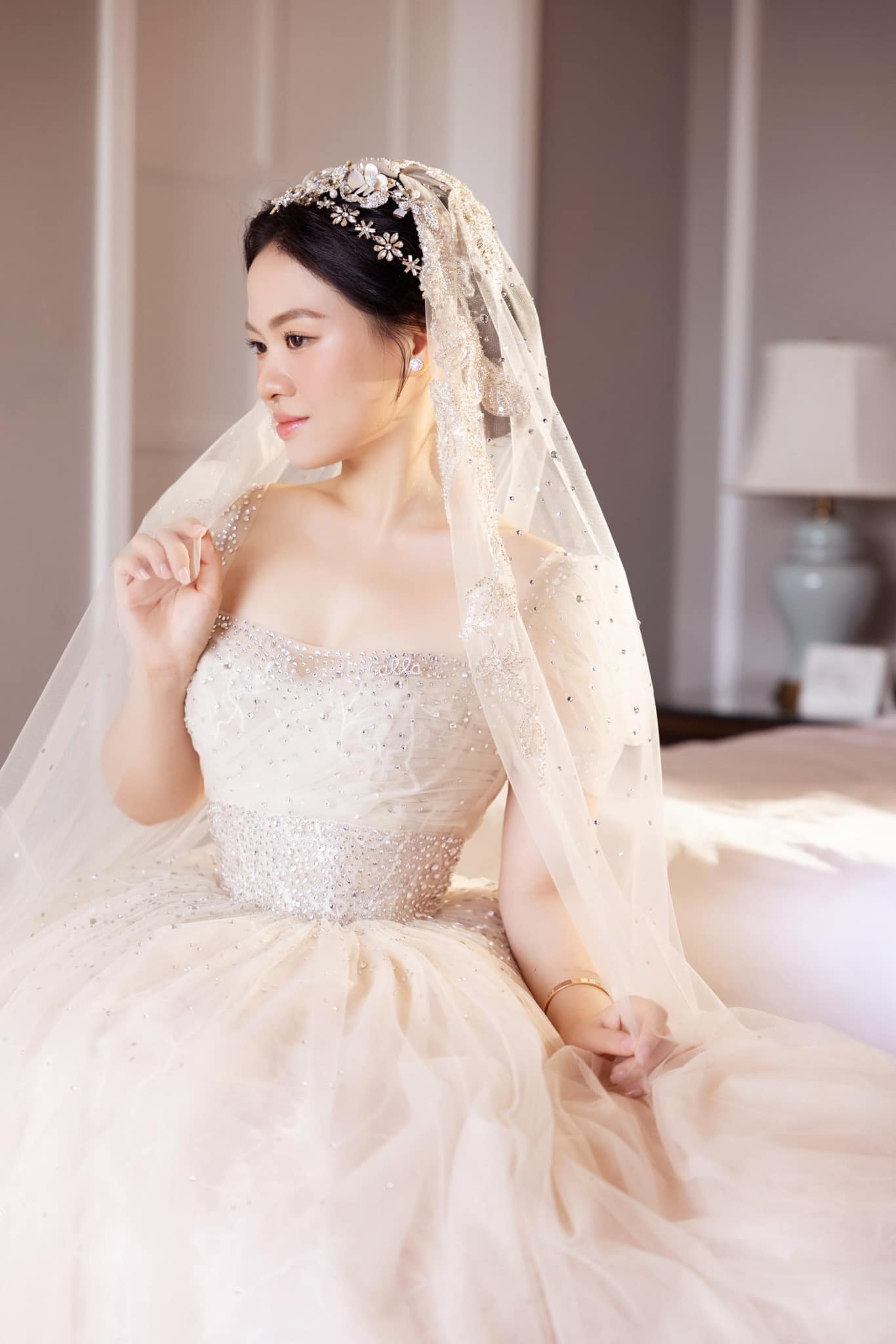 Hướng dẫn chọn váy cưới phù hợp dáng người cô dâu