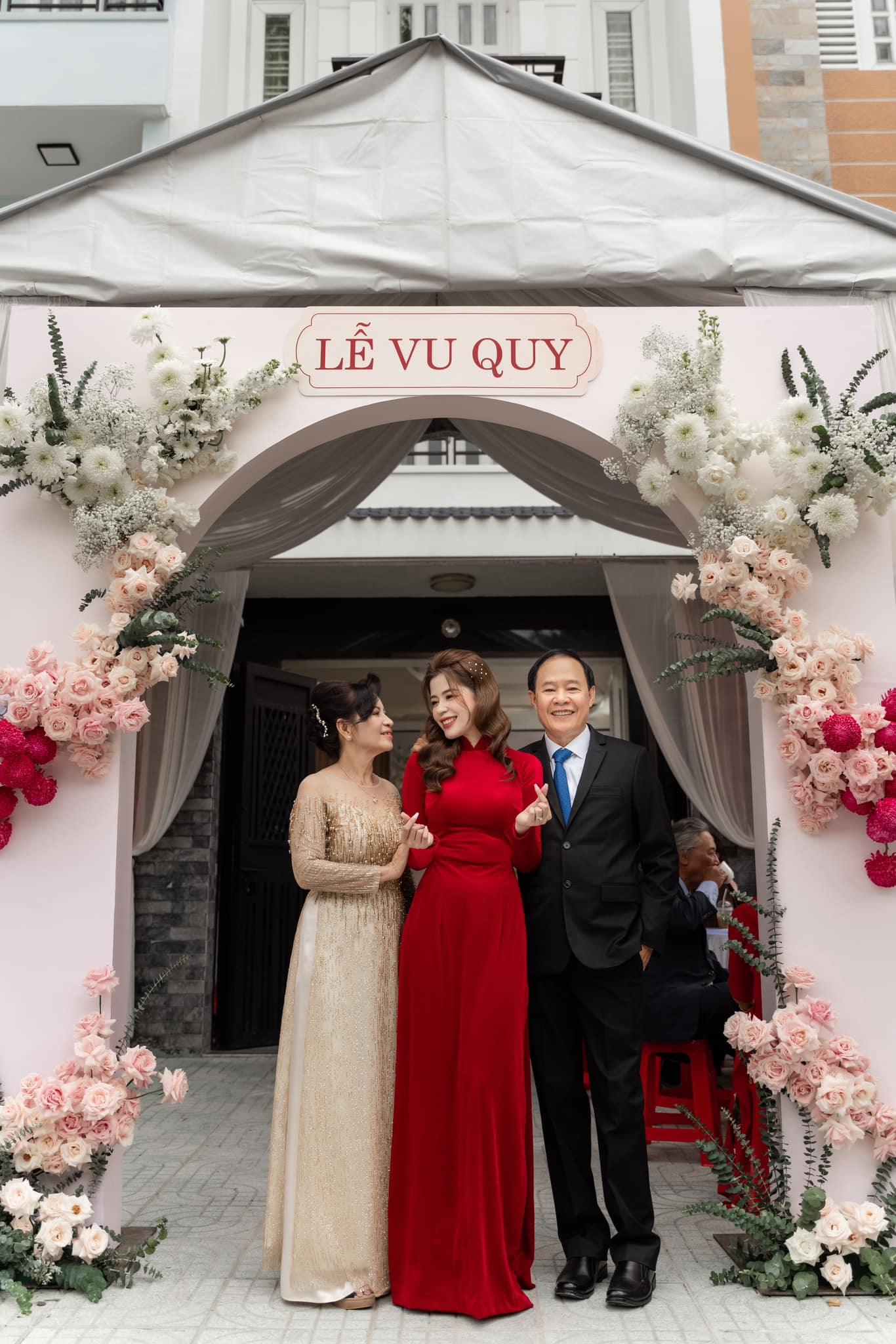 Tìm hiểu về ý nghĩa và cách trang trí gia tiên tone đỏ