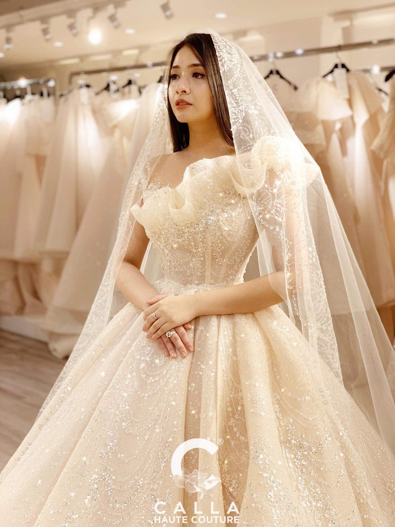 TOP MẪU VÁY CƯỚI CÔNG CHÚA LỘNG LẪY VÀ SANG TRỌNG