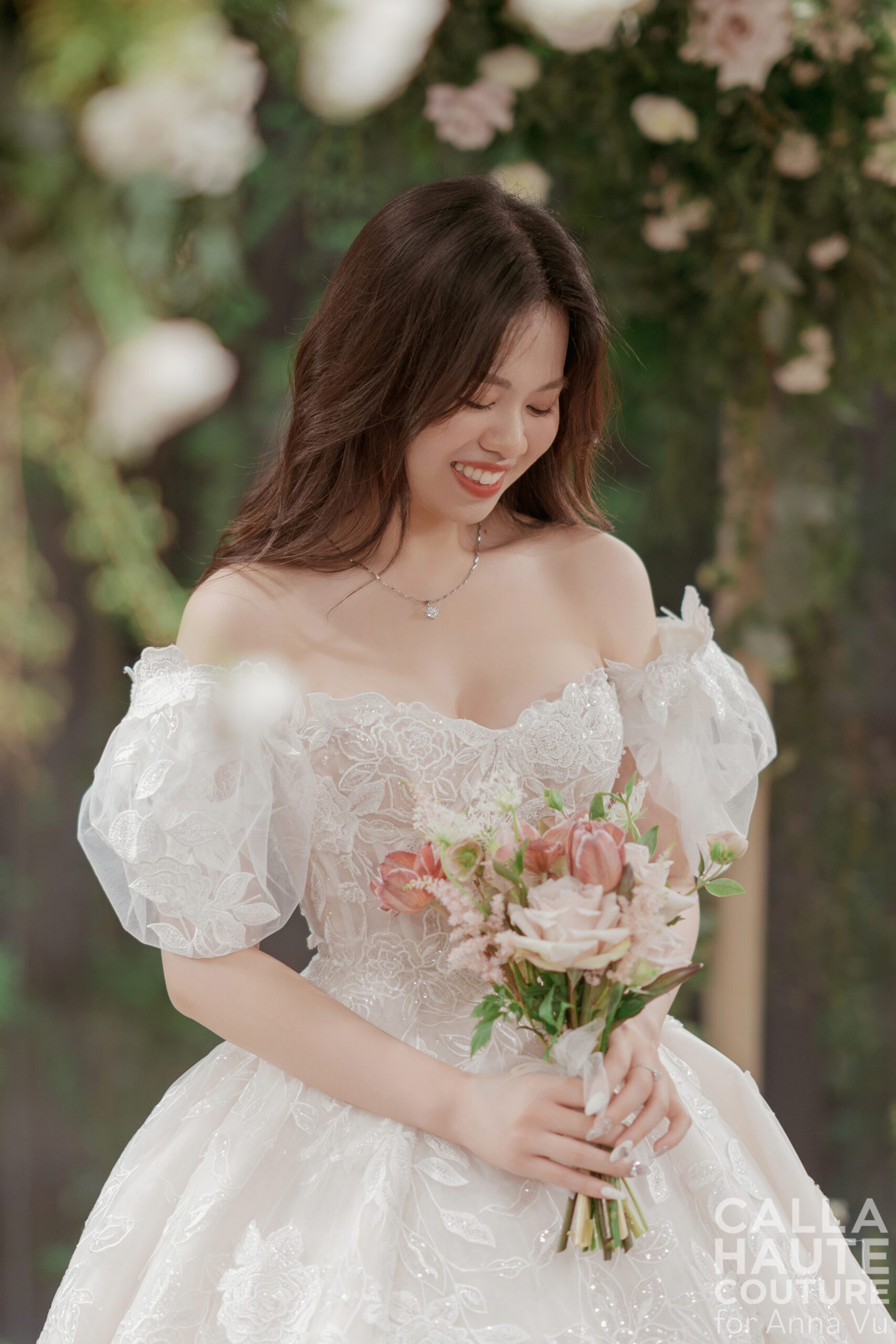 “ANNA  VU”