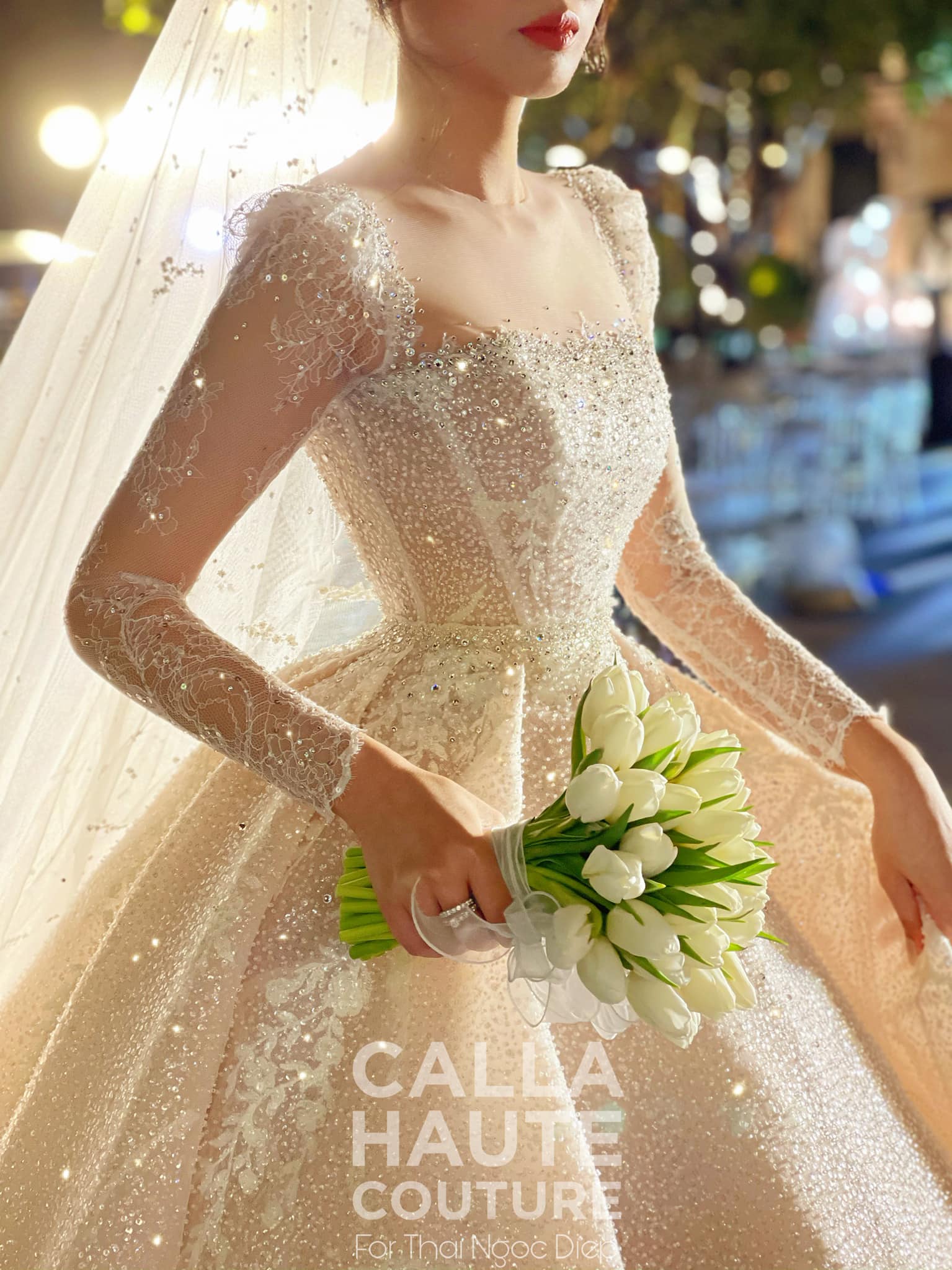 5+ mẫu Váy cưới cổ vuông: Sự kết hợp hoàn hảo giữa cổ điển và hiện đại