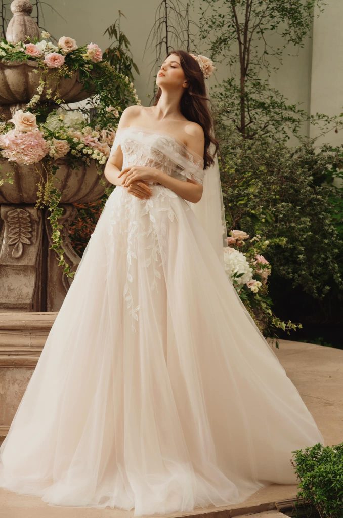 váy cưới chữ A